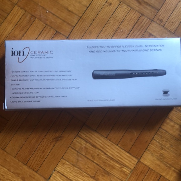 BNIB Ion Ceramic One Stroke Volumizing Iron 1" - Picture 2 of 5
